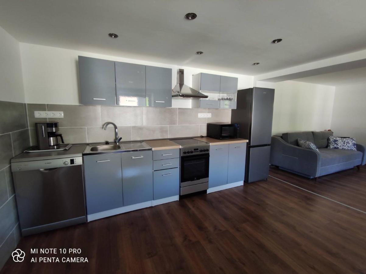 Das Blaue Haus Vendégház - Kovácshida Apartman Kültér fotó