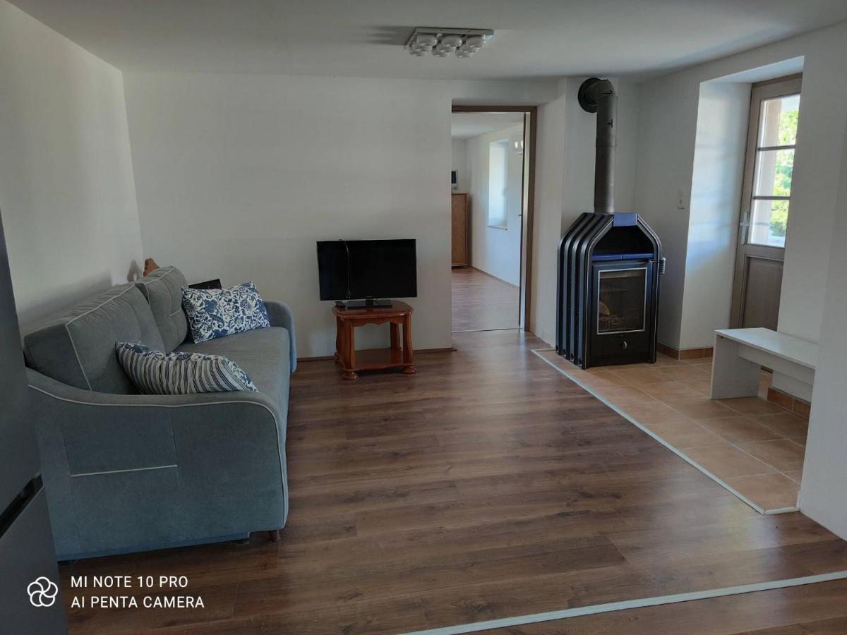 Das Blaue Haus Vendégház - Kovácshida Apartman Kültér fotó